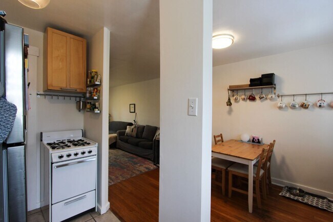 Foto del edificio - Cherniss Townhouses