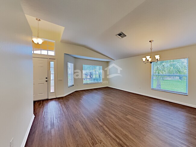 Foto del edificio - 1044 Summer Breeze Dr