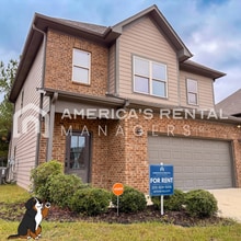 Building Photo - 141 Green Wood Cir