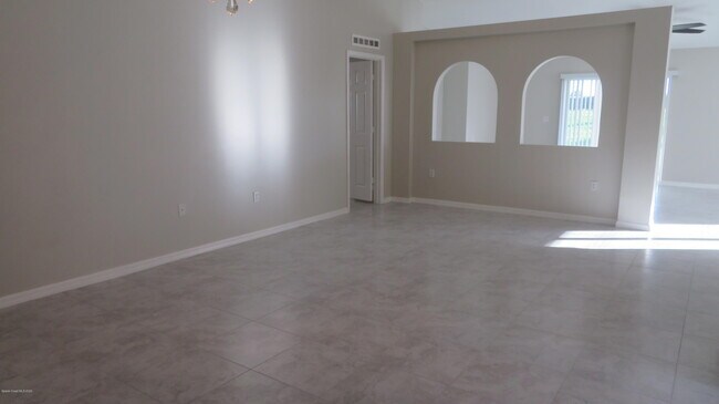 Foto del edificio - 1777 Sawgrass Dr SW