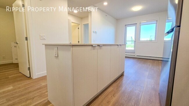Photo du bâtiment - Amazing 2 Beds, 2 Baths Apartment/Condo | 2 Pets Allowed No Weight Limit