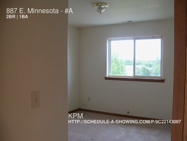 Building Photo - 887 E Minnesota St