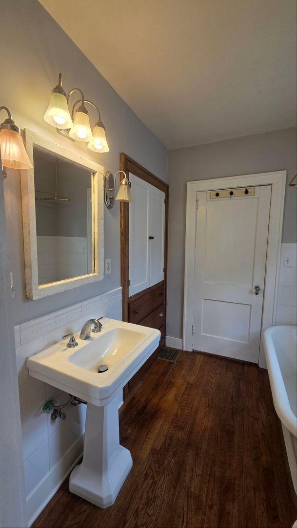 Foto del edificio - Beautiful 2BR 1BA unit w/ Covered Porch in Downtown Liberty