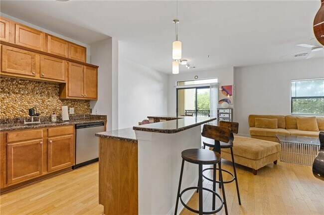 Foto del edificio - 2230 Cheshire Bridge Rd NE