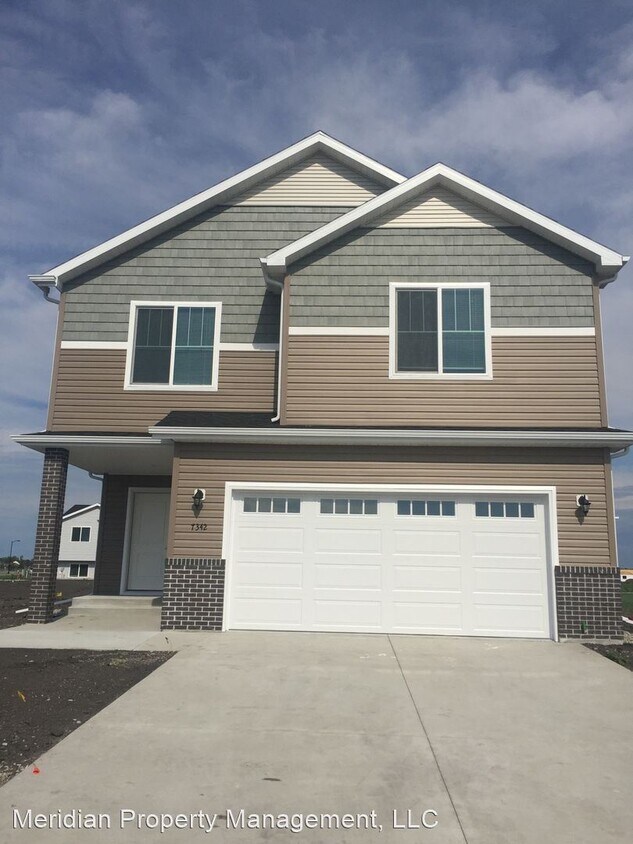 Foto principal - 3 br, 3 bath House - 7342 21st St S