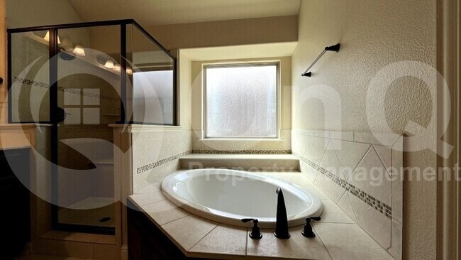 Building Photo - 516 Brooke St