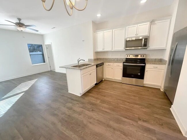 Building Photo - 4443 Chusto Dr