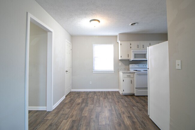 Foto del edificio - 404 -09 Thompsonville Lane