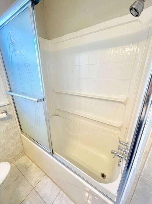 Foto del edificio - 2 bedrooms, Northside