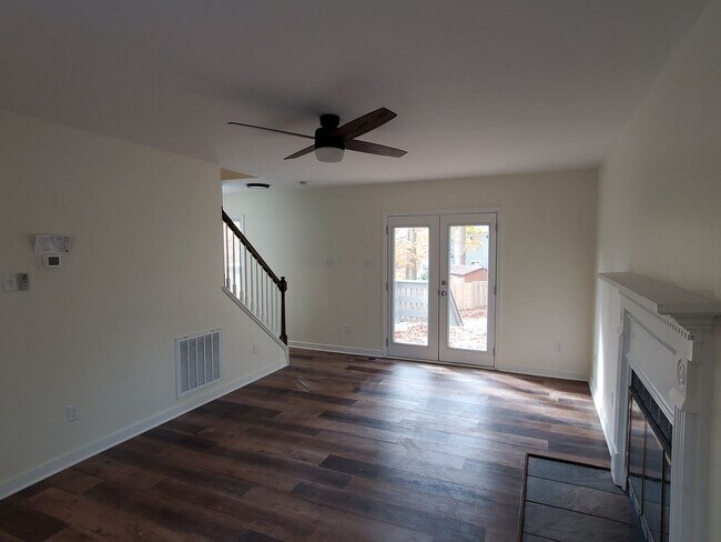 Building Photo - Chesterfield, Total Electric, 3 Bedroom, 2...