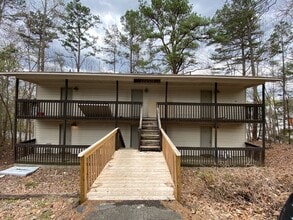 Building Photo - 207 Cochran Rd
