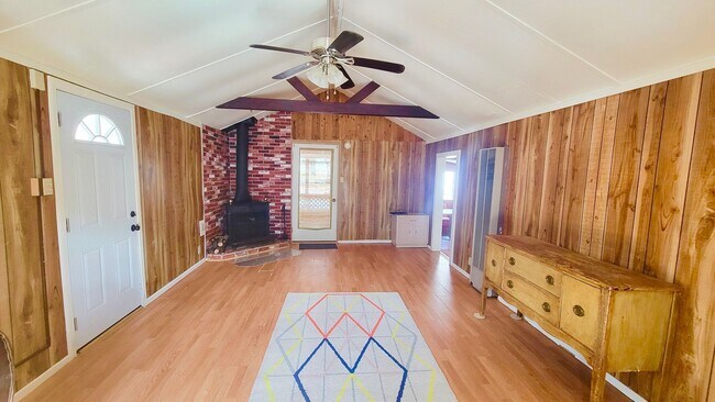 Foto del edificio - Adorable 2 bed 1 bath home with great views!