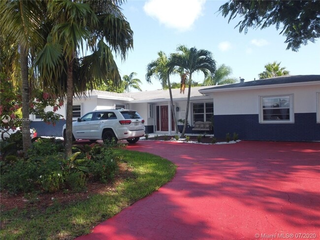 Building Photo - 10700 SW 120th St
