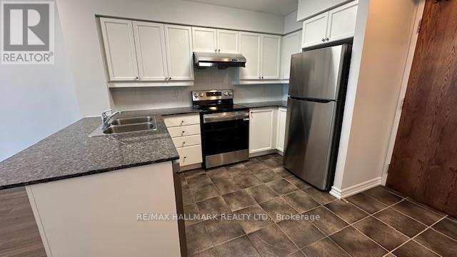 Building Photo - 185 Oneida Crescent