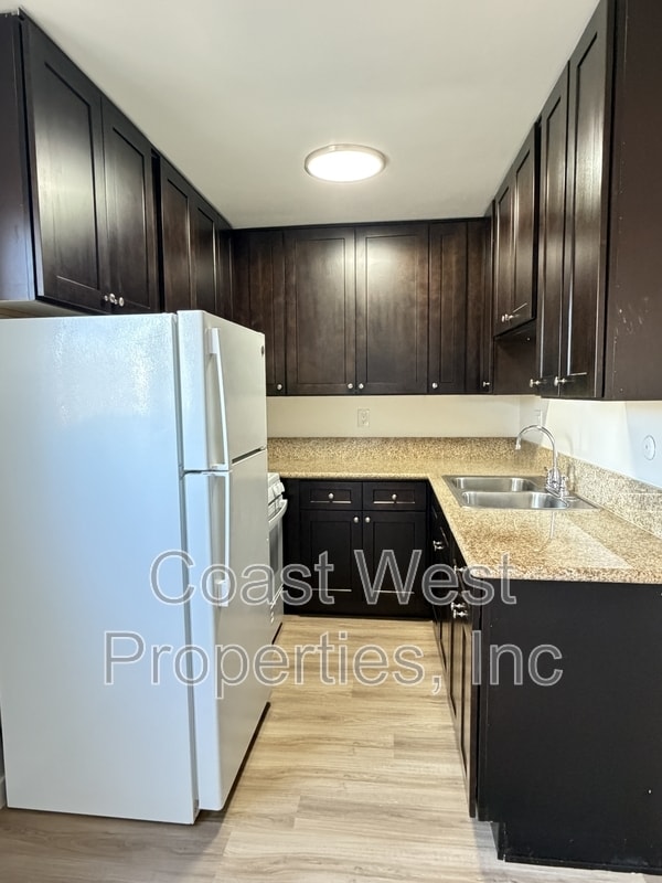 Building Photo - 816 S Orange Ave