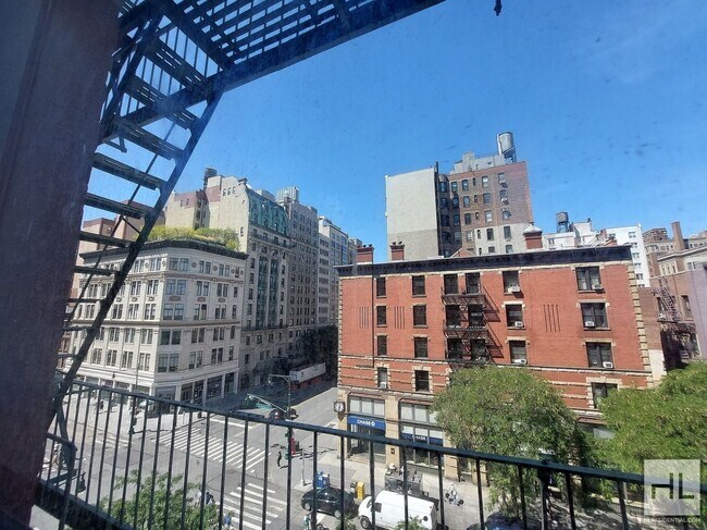 Foto del edificio - WEST 72 STREET