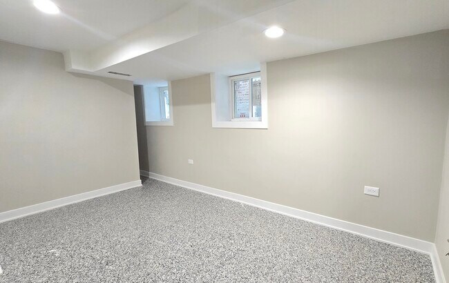 Building Photo - 3516 W Polk St