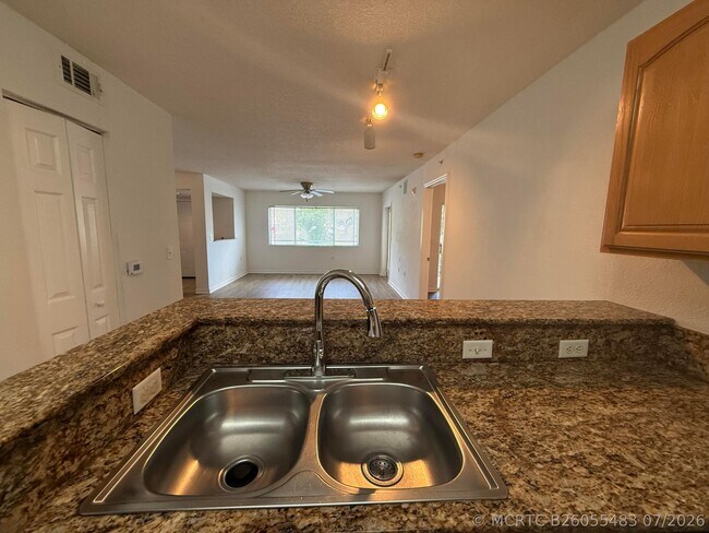 Foto del edificio - 231 SW Palm Dr
