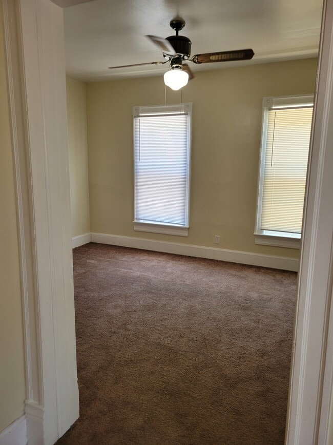 Living Room - 909 Kewaunee St