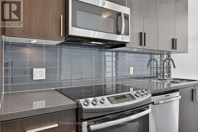 Building Photo - 2200 Lake Shore Blvd W