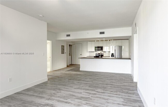 Foto del edificio - 4400 Sunrise Blvd