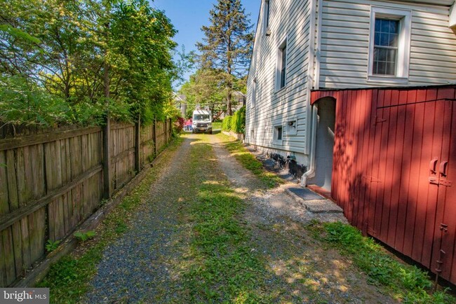 Foto del edificio - 7210 Hickory St