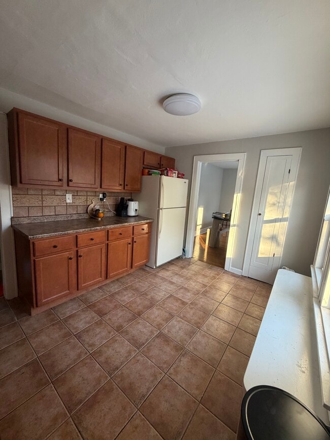 Building Photo - 2048 N Sheridan Rd