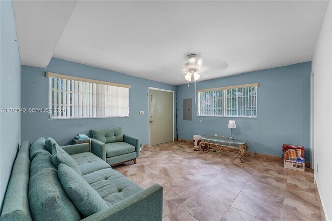 Foto del edificio - 174 Corrine Pl