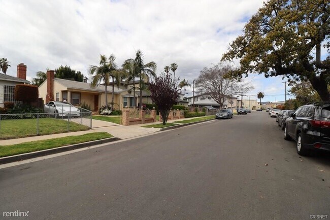 Building Photo - 3 br, 1.5 bath House - 2481 Coolidge Ave