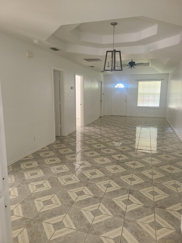 Foto principal - 1014 N Cross Ln