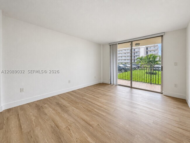 Foto del edificio - 14150 SW 84th St