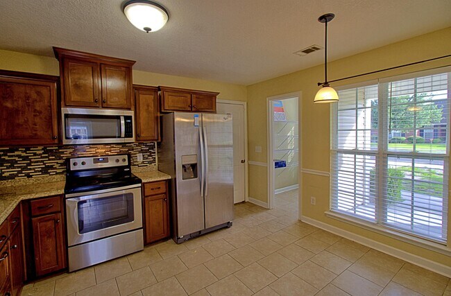 Building Photo - 119 Grandview Dr
