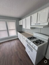 Building Photo - 620 S Main Ave