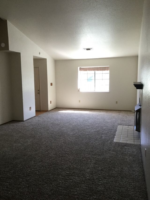 Foto del edificio - House For Rent in Turlock