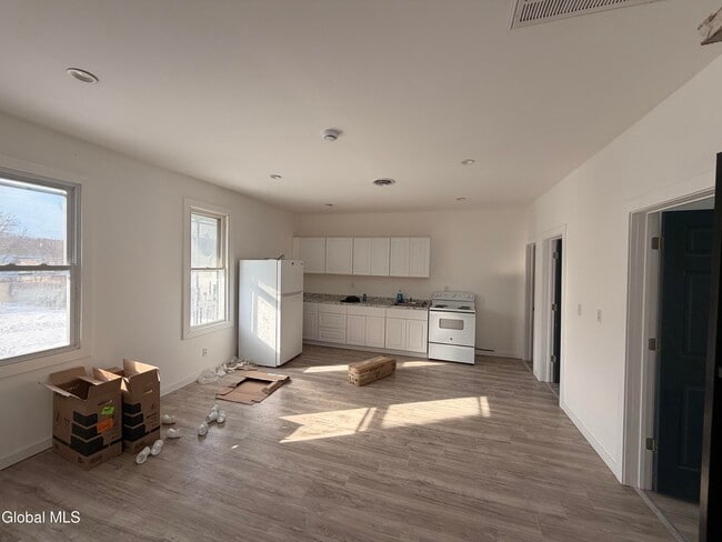 Building Photo - 25 Lefferts St