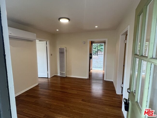 Building Photo - 2019 Cypress Ave.