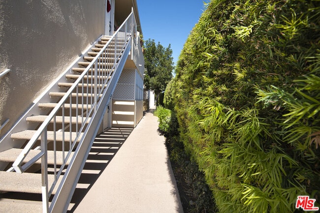 Foto del edificio - 13801 Oxnard St