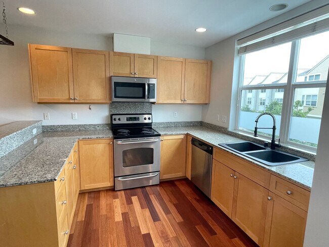 Building Photo - Shoreline End Unit Two Bedroom Plus Den To...