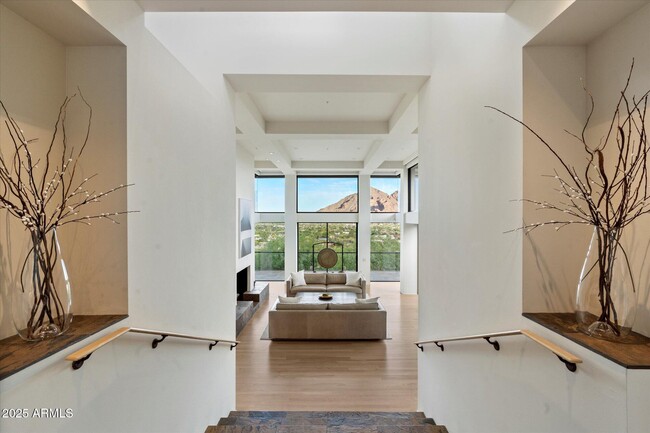 Building Photo - 6901 N Highlands Dr