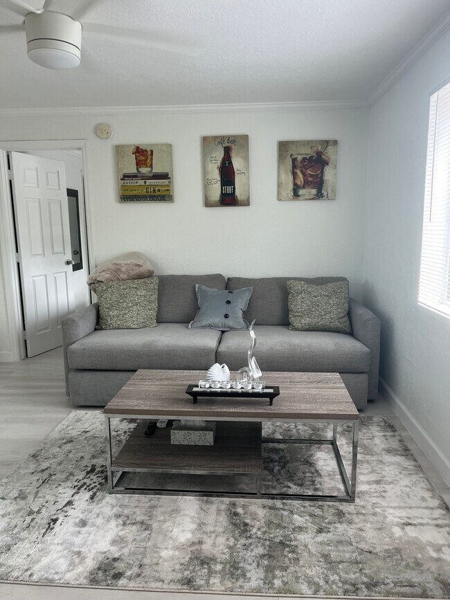 Furnished Unit - 1808 NE 11th Ave