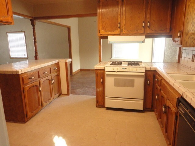 Building Photo - Tipton Properties