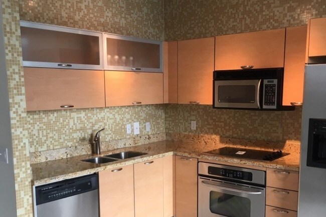 kitchen - 3180 Coral Way