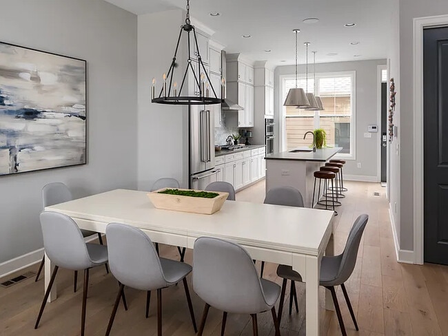 Área de comedor - 934 Pullman Pl