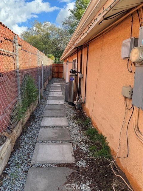 Building Photo - 4891 Hedrick Ave