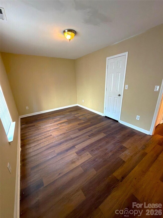 Foto del edificio - 9329 Kendall Dr