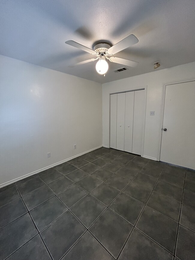 Building Photo - 3822 Stuart Rd