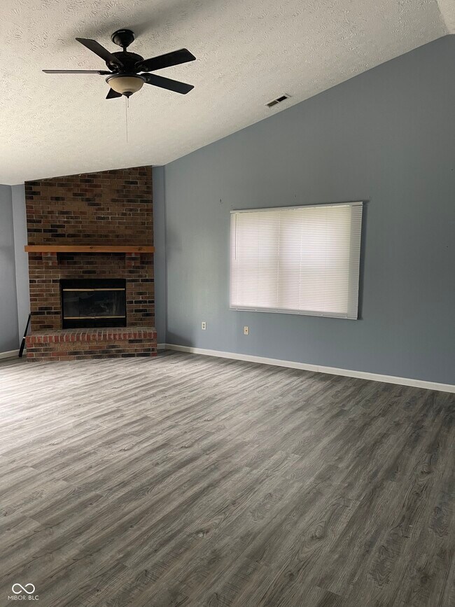 Foto del edificio - 6268 Glenshire Ln