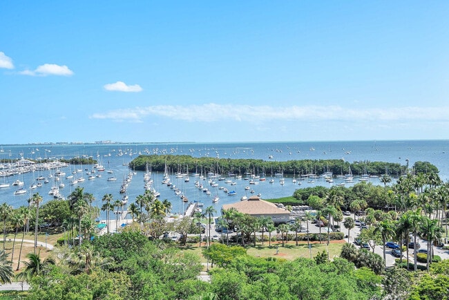 Foto del edificio - 2889 McFarlane Rd