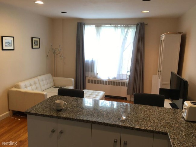 Building Photo - 1 br, 1 bath  - 150 Beaconsfield Rd