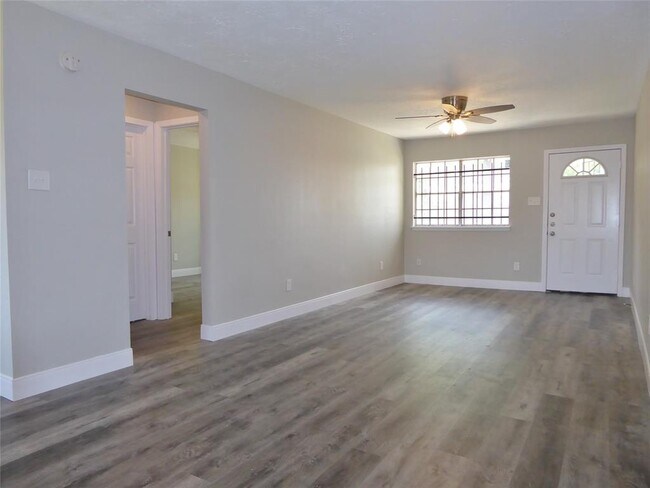 Building Photo - 5238 Madden Ln